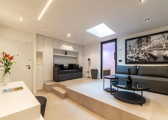 Joivy Borghese Luxury Apartament *